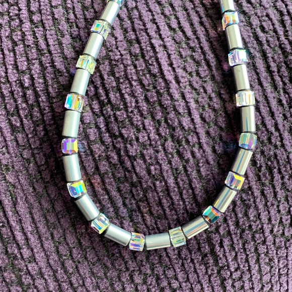 Rossellini Necklace and Earring Set - Picture 5 of 10